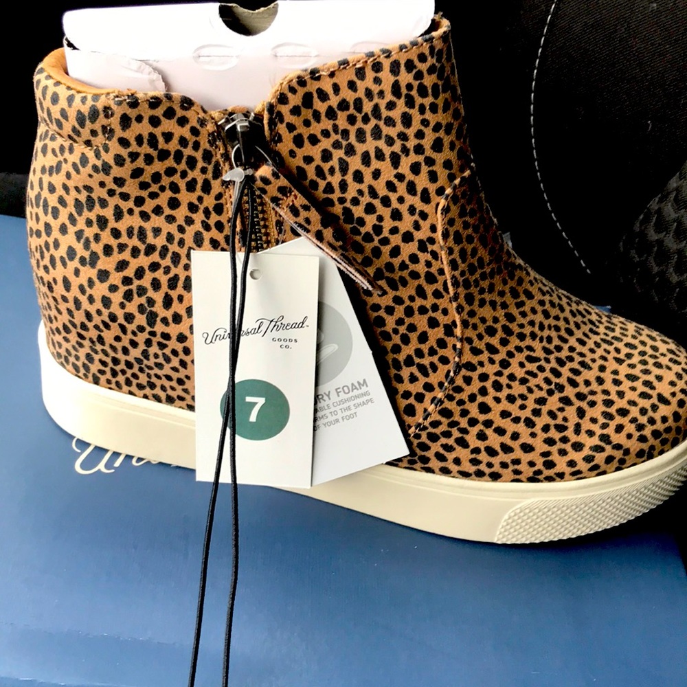 Leopard print wedge sneaker